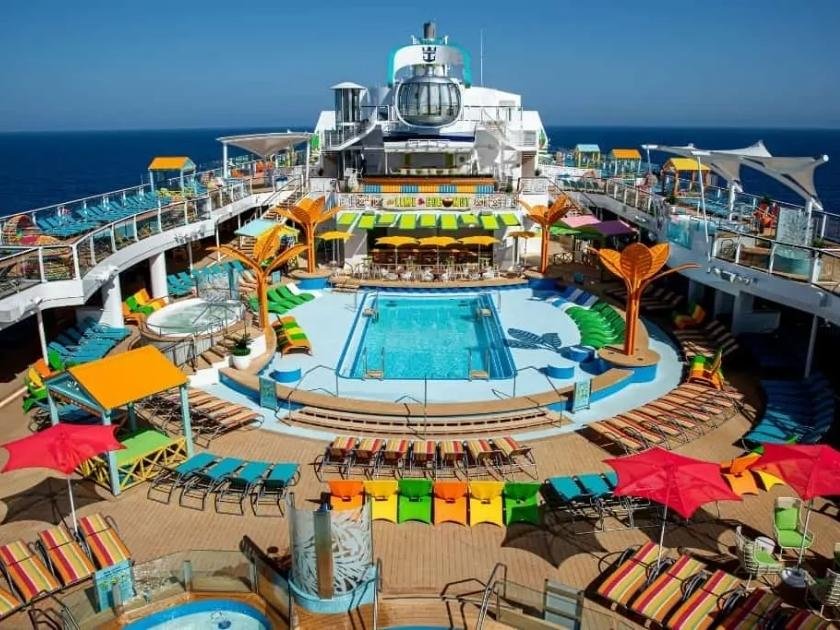 carnival cruise Cabins to avoid below the pool deck